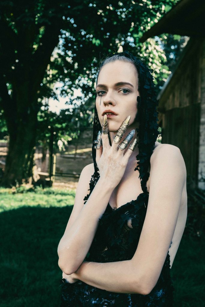 "Idyll": A Romanticized Vision of Rural Life Captured by Eliza Kania "Idyll": A Romanticized Vision of Rural Life Captured by Eliza Kania Vanity Teen 虚荣青年 Lifestyle & new faces magazine