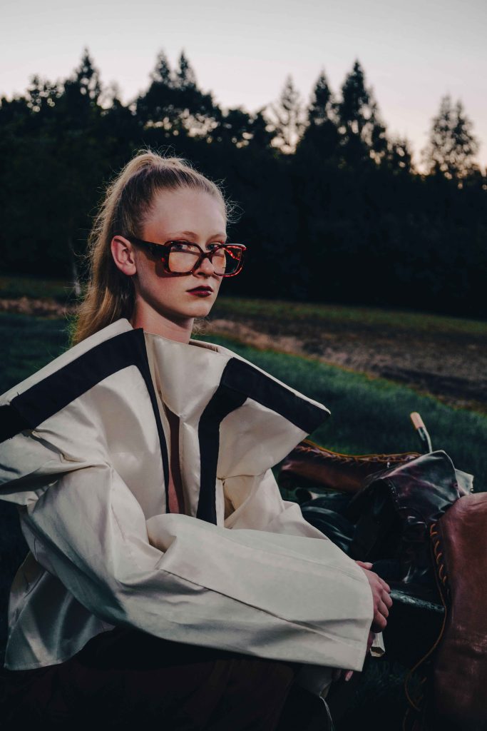 "Idyll": A Romanticized Vision of Rural Life Captured by Eliza Kania "Idyll": A Romanticized Vision of Rural Life Captured by Eliza Kania Vanity Teen 虚荣青年 Lifestyle & new faces magazine