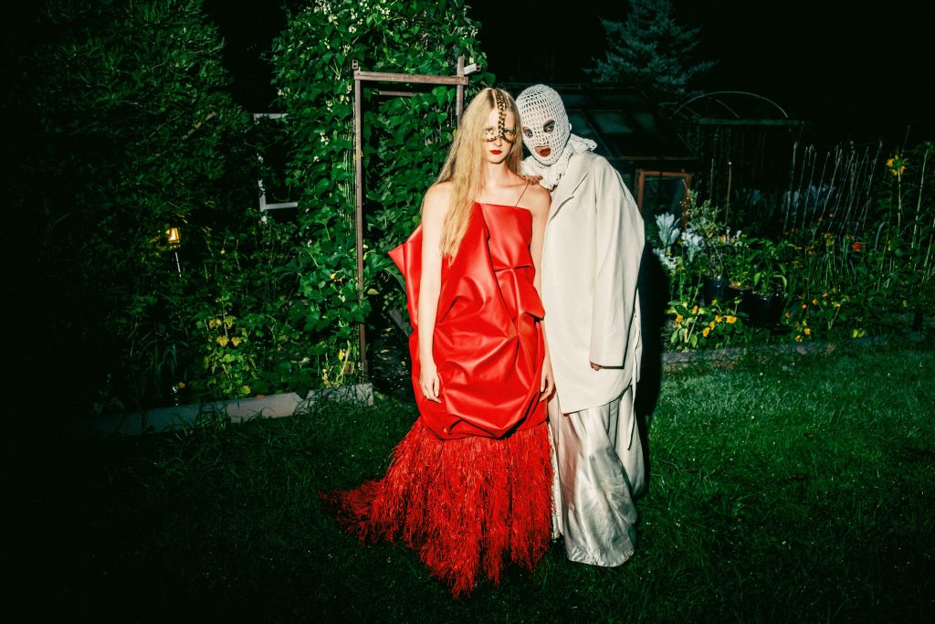 "Idyll": A Romanticized Vision of Rural Life Captured by Eliza Kania "Idyll": A Romanticized Vision of Rural Life Captured by Eliza Kania Vanity Teen 虚荣青年 Lifestyle & new faces magazine