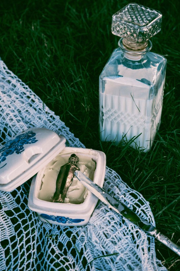 "Idyll": A Romanticized Vision of Rural Life Captured by Eliza Kania "Idyll": A Romanticized Vision of Rural Life Captured by Eliza Kania Vanity Teen 虚荣青年 Lifestyle & new faces magazine