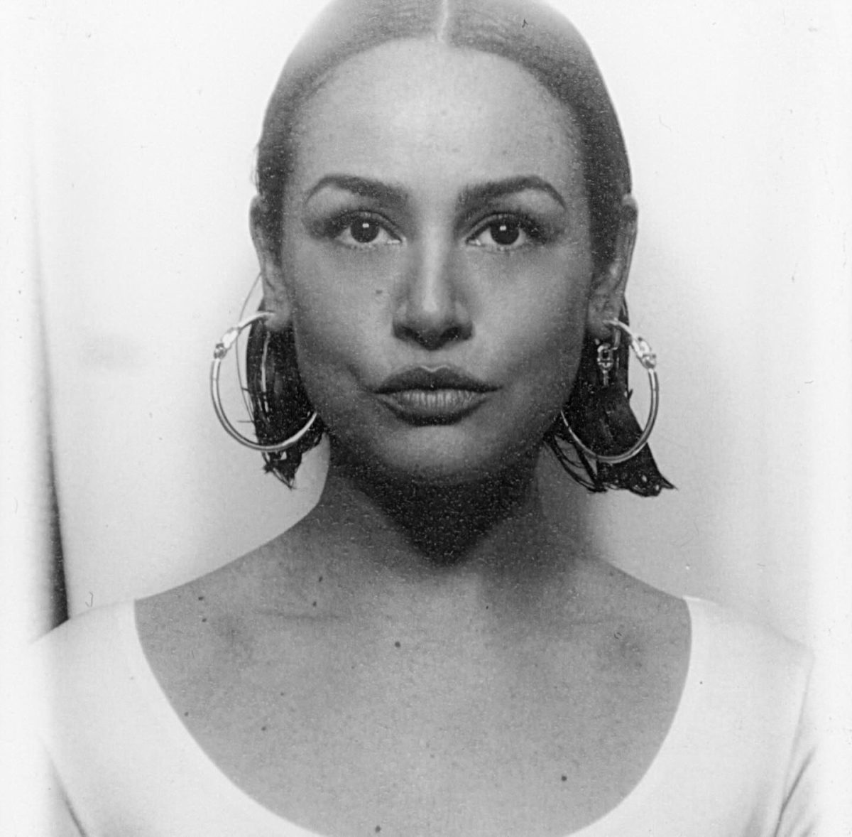 Capturing Culture and Time: Rocío Aguirre Venegas’s Vision Through the Lens Capturing Culture and Time: Rocío Aguirre Venegas’s Vision Through the Lens Vanity Teen 虚荣青年 Lifestyle & new faces magazine