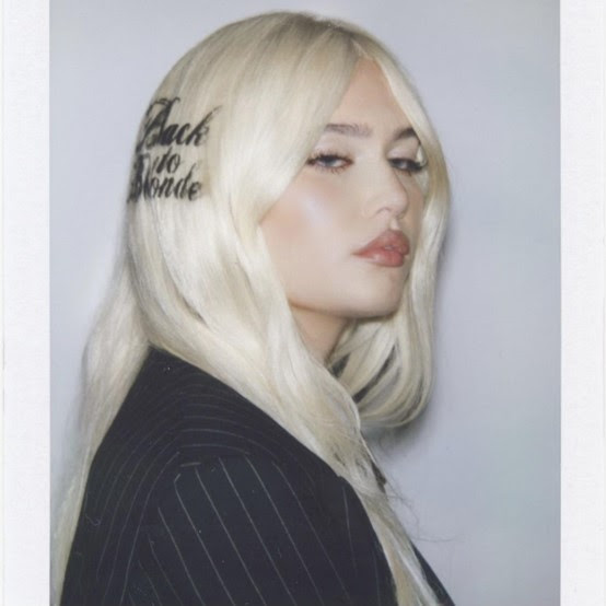 SIENNA SPIRO Unveils New Single “BACK TO BLONDE” SIENNA SPIRO Unveils New Single “BACK TO BLONDE” Vanity Teen 虚荣青年 Lifestyle & new faces magazine