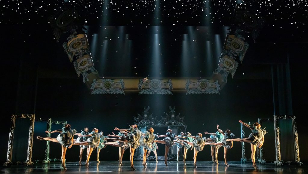 JEROEN VERBRUGGEN REINVENTS A DREAMLIKE NUTCRACKER, DRESSED BY THE PARISIAN COUTURE HOUSE "ON AURA TOUT VU" JEROEN VERBRUGGEN REINVENTS A DREAMLIKE NUTCRACKER, DRESSED BY THE PARISIAN COUTURE HOUSE "ON AURA TOUT VU" Vanity Teen 虚荣青年