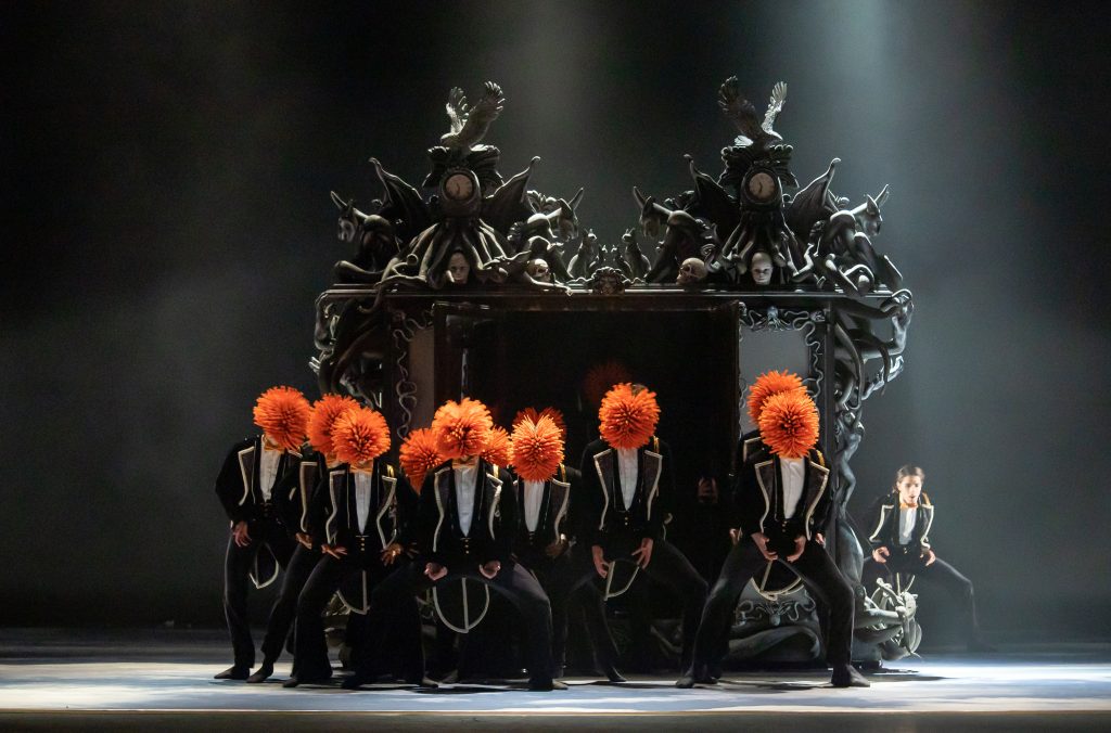 JEROEN VERBRUGGEN REINVENTS A DREAMLIKE NUTCRACKER, DRESSED BY THE PARISIAN COUTURE HOUSE "ON AURA TOUT VU" JEROEN VERBRUGGEN REINVENTS A DREAMLIKE NUTCRACKER, DRESSED BY THE PARISIAN COUTURE HOUSE "ON AURA TOUT VU" Vanity Teen 虚荣青年