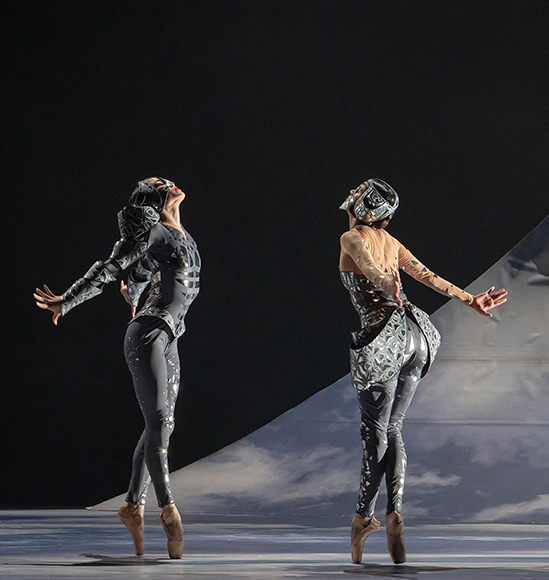 JEROEN VERBRUGGEN REINVENTS A DREAMLIKE NUTCRACKER, DRESSED BY THE PARISIAN COUTURE HOUSE "ON AURA TOUT VU" JEROEN VERBRUGGEN REINVENTS A DREAMLIKE NUTCRACKER, DRESSED BY THE PARISIAN COUTURE HOUSE "ON AURA TOUT VU" Vanity Teen 虚荣青年