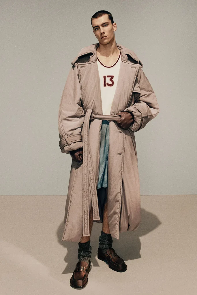 Acne Studios Redefines Classic Menswear for Fall/Winter 2025 Acne Studios Redefines Classic Menswear for Fall/Winter 2025 Vanity Teen 虚荣青年 Lifestyle & new faces magazine