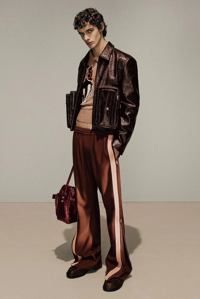 Acne Studios Redefines Classic Menswear for Fall/Winter 2025 Acne Studios Redefines Classic Menswear for Fall/Winter 2025 Vanity Teen 虚荣青年 Lifestyle & new faces magazine