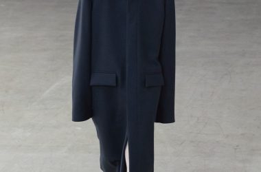 For Winter 2025, Rier embraces the crisp mountain cold with sharp, vertical silhouettes. For Winter 2025, Rier embraces the crisp mountain cold with sharp, vertical silhouettes. Vanity Teen 虚荣青年 Lifestyle & new faces magazine