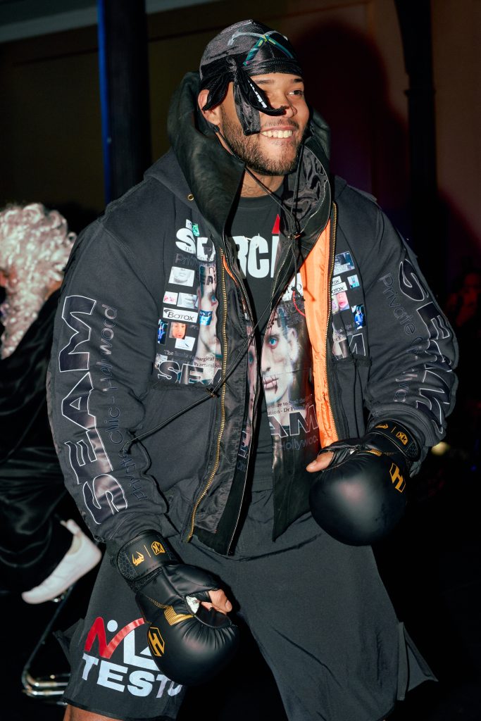 COUCOUBEBE75018 AND PYOTR PAVLENSKY: “TESTOSTERONE”— WHEN FASHION MEETS AGGRESSION AND STRENGTH COUCOUBEBE75018 AND PYOTR PAVLENSKY: “TESTOSTERONE”— WHEN FASHION MEETS AGGRESSION AND STRENGTH Vanity Teen 虚荣青年 Lifestyle & new faces magazine