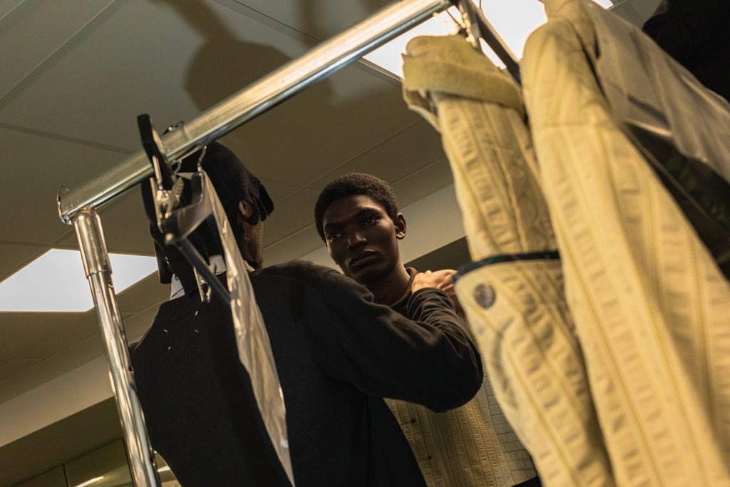 Frames from Kiko Kostadinov FW25 Backstage Frames from Kiko Kostadinov FW25 Backstage Vanity Teen 虚荣青年 Lifestyle & new faces magazine