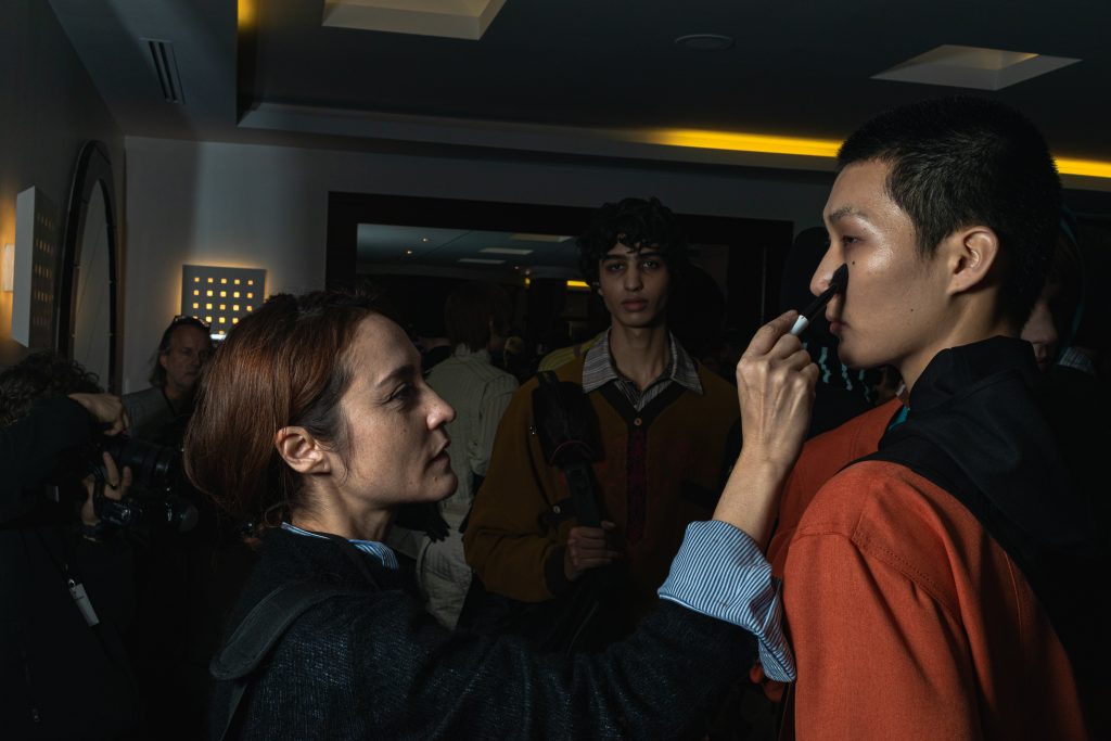 Frames from Kiko Kostadinov FW25 Backstage Frames from Kiko Kostadinov FW25 Backstage Vanity Teen 虚荣青年 Lifestyle & new faces magazine