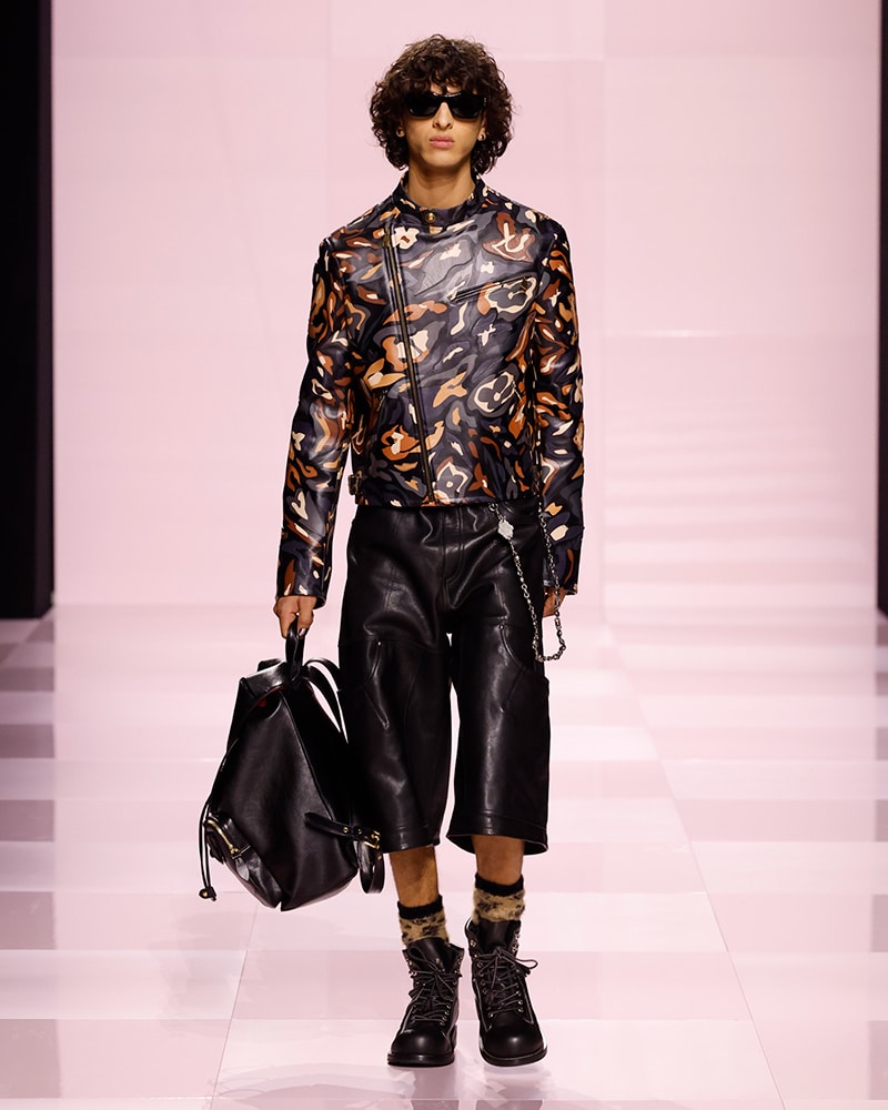 Louis Vuitton Fall/Winter 2025 Menswear: A Fusion of Heritage and Modernity Louis Vuitton Fall/Winter 2025 Menswear: A Fusion of Heritage and Modernity Vanity Teen 虚荣青年 Lifestyle & new faces magazine