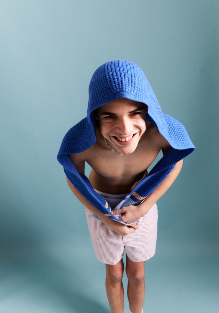 Capturing "Young & Free": A Visual Journey of Authenticity and Energy by Macky Mann Capturing "Young & Free": A Visual Journey of Authenticity and Energy by Macky Mann Vanity Teen 虚荣青年 Lifestyle & new faces magazine