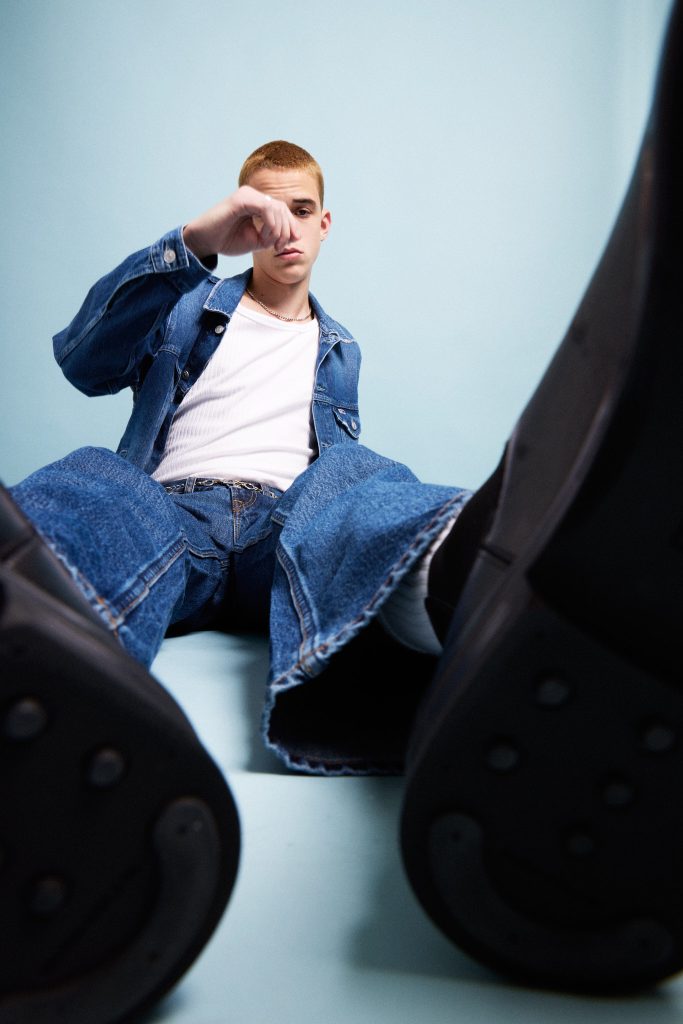 Capturing "Young & Free": A Visual Journey of Authenticity and Energy by Macky Mann Capturing "Young & Free": A Visual Journey of Authenticity and Energy by Macky Mann Vanity Teen 虚荣青年 Lifestyle & new faces magazine