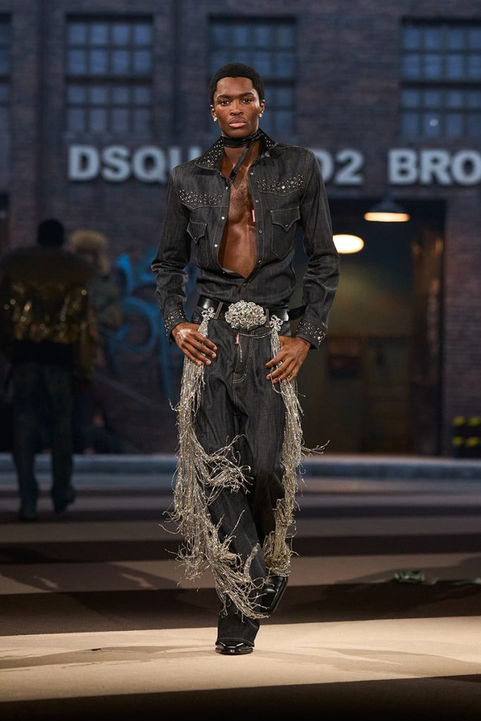 DSQUARED2 Celebrates 30 Years with Iconic Milan Fashion Week Show Vanity Teen 虚荣青年 Lifestyle & new faces magazine DSQUARED2 Celebrates 30 Years with Iconic Milan Fashion Week Show DSQUARED2 Celebrates 30 Years with Iconic Milan Fashion Week Show Vanity Teen 虚荣青年 Lifestyle & new faces magazine