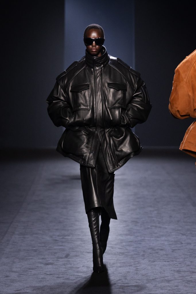 A Game of Opposites: a Review of the Latest Structurally Dramatic Collection of JUUN.J Vanity Teen 虚荣青年 Lifestyle & new faces magazine A Game of Opposites: a Review of the Latest Structurally Dramatic Collection of JUUN.J A Game of Opposites: a Review of the Latest Structurally Dramatic Collection of JUUN.J Vanity Teen 虚荣青年 Lifestyle & new faces magazine