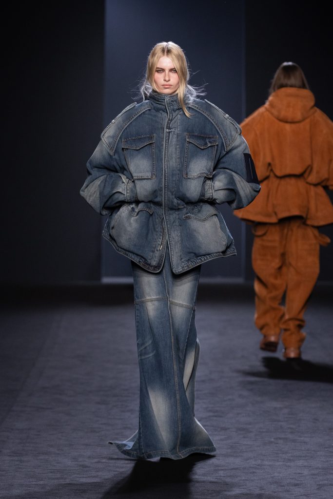 A Game of Opposites: a Review of the Latest Structurally Dramatic Collection of JUUN.J Vanity Teen 虚荣青年 Lifestyle & new faces magazine A Game of Opposites: a Review of the Latest Structurally Dramatic Collection of JUUN.J A Game of Opposites: a Review of the Latest Structurally Dramatic Collection of JUUN.J Vanity Teen 虚荣青年 Lifestyle & new faces magazine