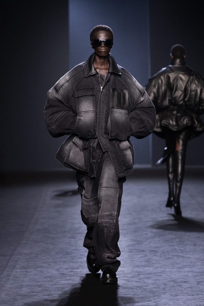 A Game of Opposites: a Review of the Latest Structurally Dramatic Collection of JUUN.J Vanity Teen 虚荣青年 Lifestyle & new faces magazine A Game of Opposites: a Review of the Latest Structurally Dramatic Collection of JUUN.J A Game of Opposites: a Review of the Latest Structurally Dramatic Collection of JUUN.J Vanity Teen 虚荣青年 Lifestyle & new faces magazine