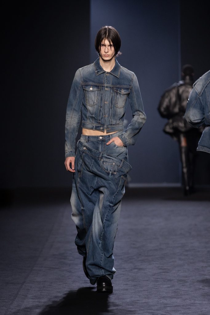 A Game of Opposites: a Review of the Latest Structurally Dramatic Collection of JUUN.J Vanity Teen 虚荣青年 Lifestyle & new faces magazine A Game of Opposites: a Review of the Latest Structurally Dramatic Collection of JUUN.J A Game of Opposites: a Review of the Latest Structurally Dramatic Collection of JUUN.J Vanity Teen 虚荣青年 Lifestyle & new faces magazine