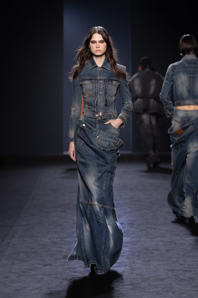 A Game of Opposites: a Review of the Latest Structurally Dramatic Collection of JUUN.J Vanity Teen 虚荣青年 Lifestyle & new faces magazine A Game of Opposites: a Review of the Latest Structurally Dramatic Collection of JUUN.J A Game of Opposites: a Review of the Latest Structurally Dramatic Collection of JUUN.J Vanity Teen 虚荣青年 Lifestyle & new faces magazine