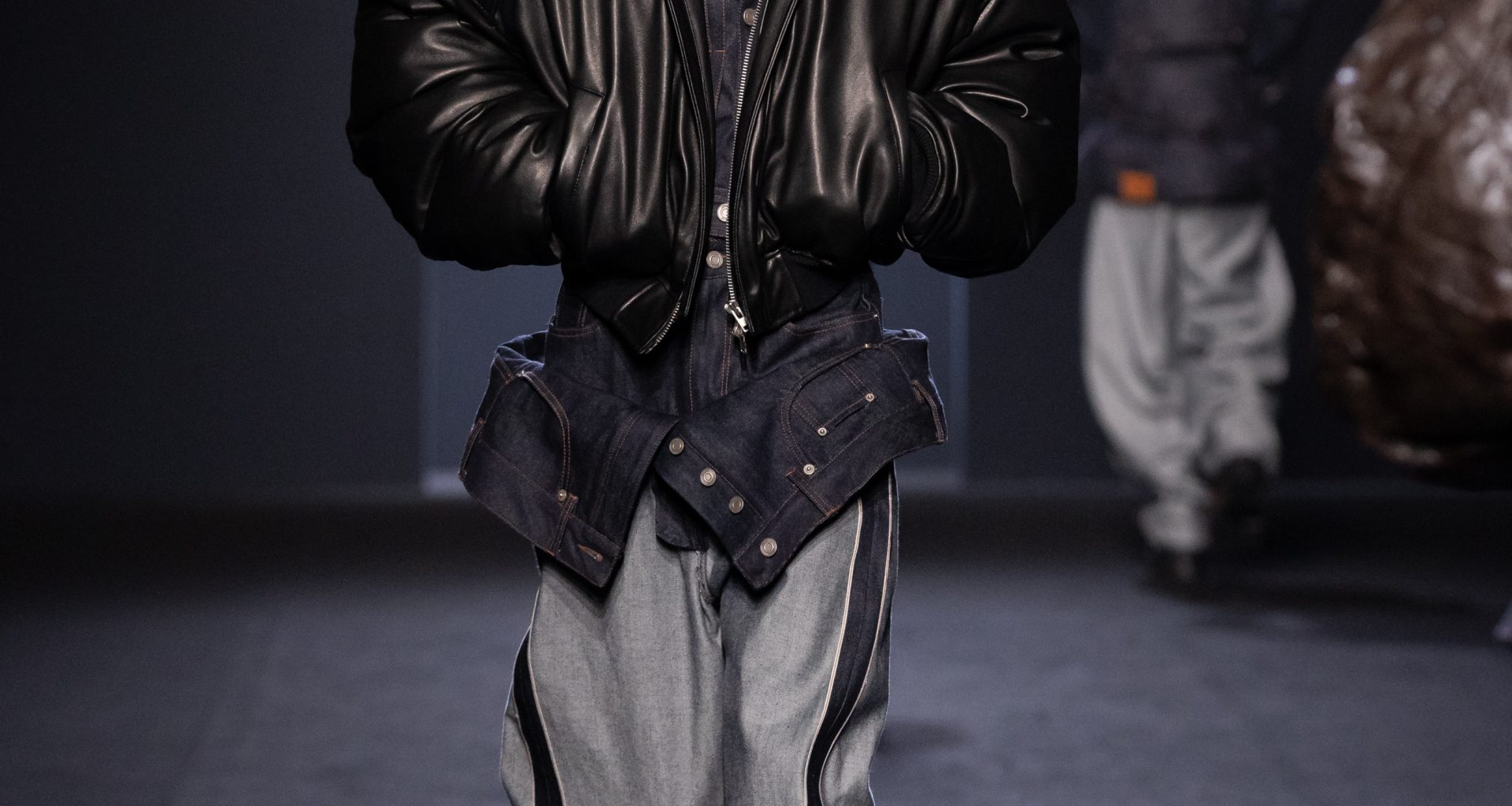 A Game of Opposites: a Review of the Latest Structurally Dramatic Collection of JUUN.J Vanity Teen 虚荣青年 Lifestyle & new faces magazine A Game of Opposites: a Review of the Latest Structurally Dramatic Collection of JUUN.J A Game of Opposites: a Review of the Latest Structurally Dramatic Collection of JUUN.J Vanity Teen 虚荣青年 Lifestyle & new faces magazine