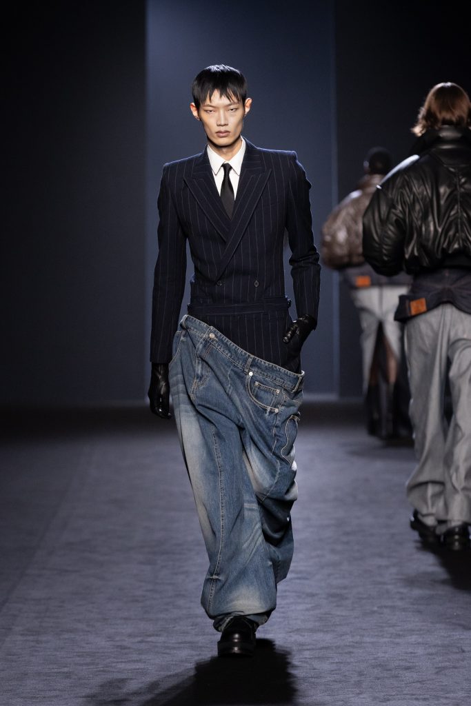 A Game of Opposites: a Review of the Latest Structurally Dramatic Collection of JUUN.J Vanity Teen 虚荣青年 Lifestyle & new faces magazine A Game of Opposites: a Review of the Latest Structurally Dramatic Collection of JUUN.J A Game of Opposites: a Review of the Latest Structurally Dramatic Collection of JUUN.J Vanity Teen 虚荣青年 Lifestyle & new faces magazine