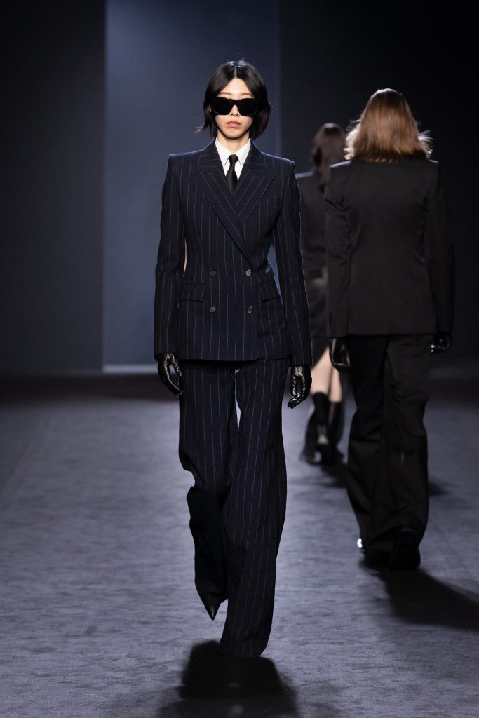 A Game of Opposites: a Review of the Latest Structurally Dramatic Collection of JUUN.J Vanity Teen 虚荣青年 Lifestyle & new faces magazine A Game of Opposites: a Review of the Latest Structurally Dramatic Collection of JUUN.J A Game of Opposites: a Review of the Latest Structurally Dramatic Collection of JUUN.J Vanity Teen 虚荣青年 Lifestyle & new faces magazine