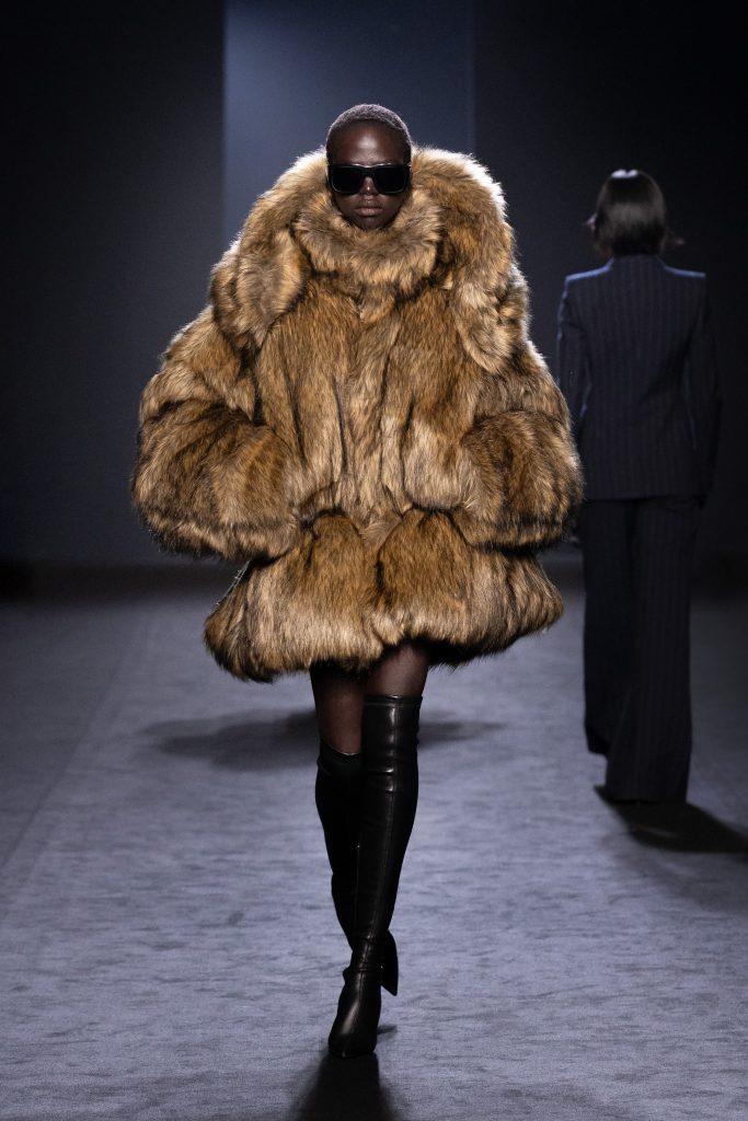 A Game of Opposites: a Review of the Latest Structurally Dramatic Collection of JUUN.J Vanity Teen 虚荣青年 Lifestyle & new faces magazine A Game of Opposites: a Review of the Latest Structurally Dramatic Collection of JUUN.J A Game of Opposites: a Review of the Latest Structurally Dramatic Collection of JUUN.J Vanity Teen 虚荣青年 Lifestyle & new faces magazine