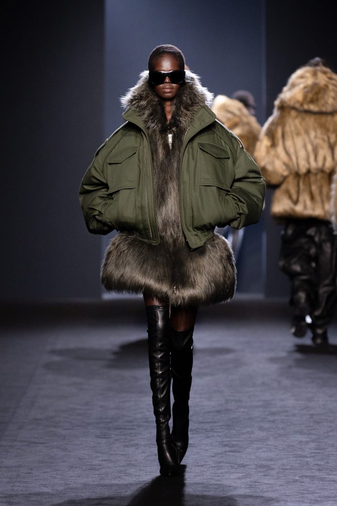 A Game of Opposites: a Review of the Latest Structurally Dramatic Collection of JUUN.J Vanity Teen 虚荣青年 Lifestyle & new faces magazine A Game of Opposites: a Review of the Latest Structurally Dramatic Collection of JUUN.J A Game of Opposites: a Review of the Latest Structurally Dramatic Collection of JUUN.J Vanity Teen 虚荣青年 Lifestyle & new faces magazine