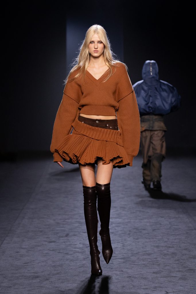 A Game of Opposites: a Review of the Latest Structurally Dramatic Collection of JUUN.J Vanity Teen 虚荣青年 Lifestyle & new faces magazine A Game of Opposites: a Review of the Latest Structurally Dramatic Collection of JUUN.J A Game of Opposites: a Review of the Latest Structurally Dramatic Collection of JUUN.J Vanity Teen 虚荣青年 Lifestyle & new faces magazine