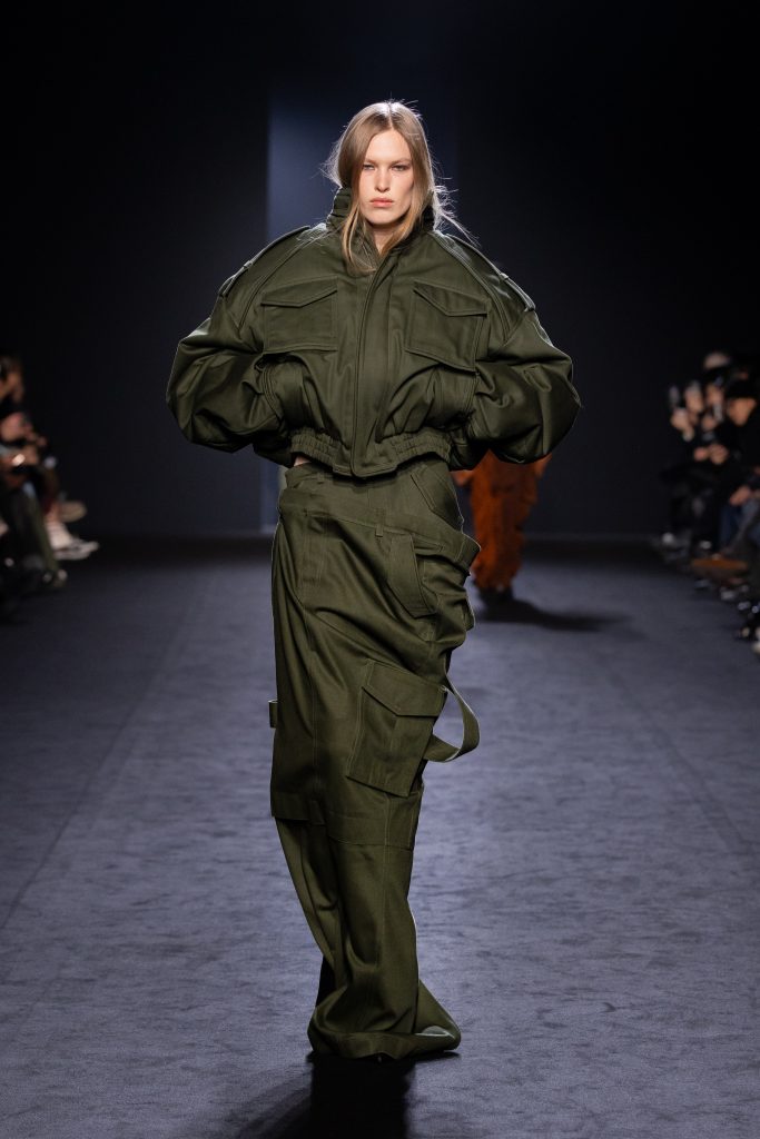 A Game of Opposites: a Review of the Latest Structurally Dramatic Collection of JUUN.J Vanity Teen 虚荣青年 Lifestyle & new faces magazine A Game of Opposites: a Review of the Latest Structurally Dramatic Collection of JUUN.J A Game of Opposites: a Review of the Latest Structurally Dramatic Collection of JUUN.J Vanity Teen 虚荣青年 Lifestyle & new faces magazine