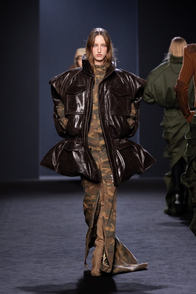 A Game of Opposites: a Review of the Latest Structurally Dramatic Collection of JUUN.J Vanity Teen 虚荣青年 Lifestyle & new faces magazine A Game of Opposites: a Review of the Latest Structurally Dramatic Collection of JUUN.J A Game of Opposites: a Review of the Latest Structurally Dramatic Collection of JUUN.J Vanity Teen 虚荣青年 Lifestyle & new faces magazine