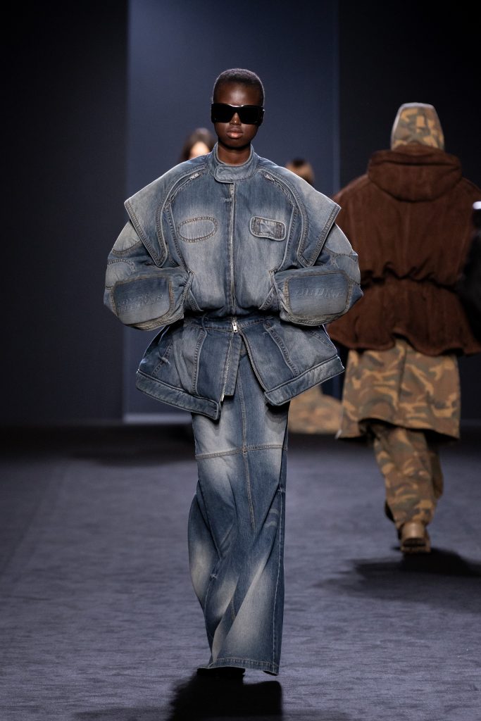 A Game of Opposites: a Review of the Latest Structurally Dramatic Collection of JUUN.J Vanity Teen 虚荣青年 Lifestyle & new faces magazine A Game of Opposites: a Review of the Latest Structurally Dramatic Collection of JUUN.J A Game of Opposites: a Review of the Latest Structurally Dramatic Collection of JUUN.J Vanity Teen 虚荣青年 Lifestyle & new faces magazine