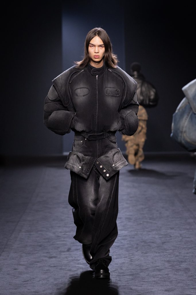 A Game of Opposites: a Review of the Latest Structurally Dramatic Collection of JUUN.J Vanity Teen 虚荣青年 Lifestyle & new faces magazine A Game of Opposites: a Review of the Latest Structurally Dramatic Collection of JUUN.J A Game of Opposites: a Review of the Latest Structurally Dramatic Collection of JUUN.J Vanity Teen 虚荣青年 Lifestyle & new faces magazine