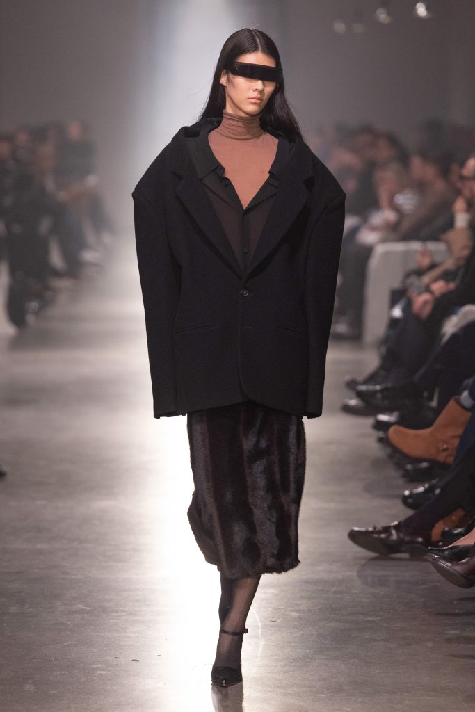 Sartorial Clairvoyance: The MM6 Woman Of Future Sobriety Sartorial Clairvoyance: The MM6 Woman Of Future Sobriety Vanity Teen 虚荣青年 Lifestyle & new faces magazine