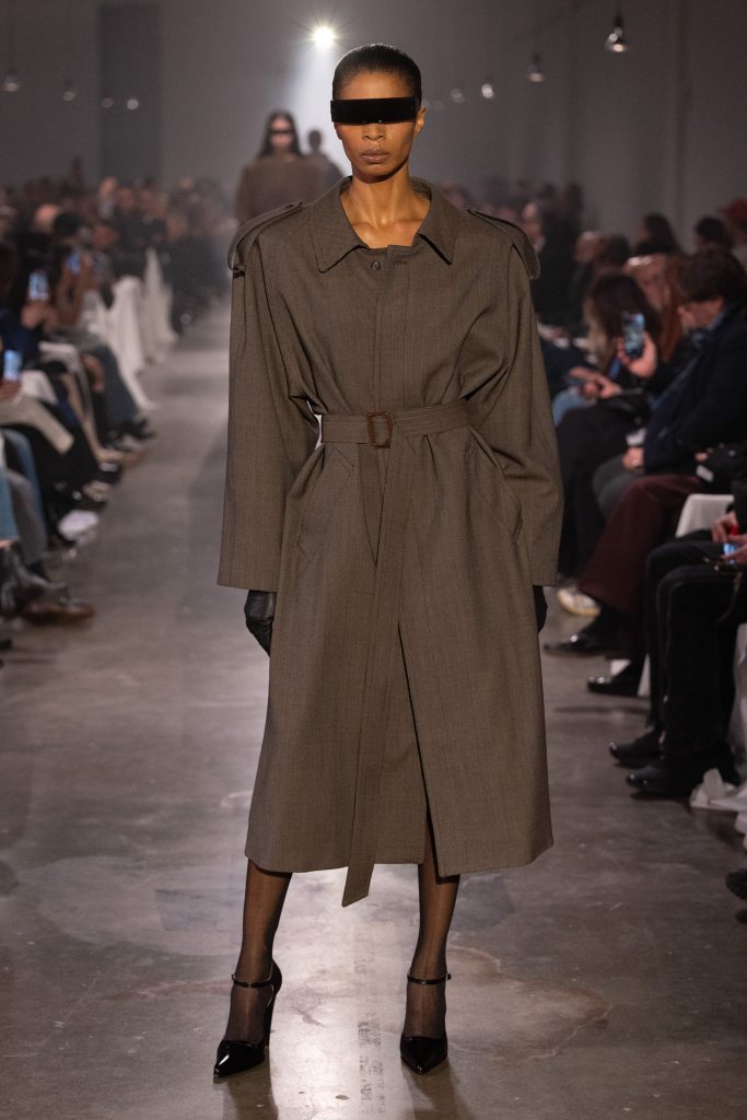 Sartorial Clairvoyance: The MM6 Woman Of Future Sobriety Sartorial Clairvoyance: The MM6 Woman Of Future Sobriety Vanity Teen 虚荣青年 Lifestyle & new faces magazine