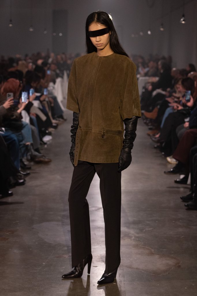 Sartorial Clairvoyance: The MM6 Woman Of Future Sobriety Sartorial Clairvoyance: The MM6 Woman Of Future Sobriety Vanity Teen 虚荣青年 Lifestyle & new faces magazine