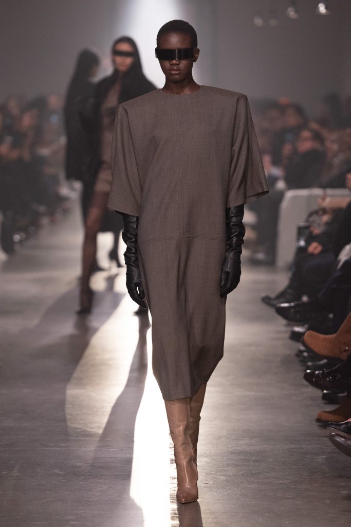 Sartorial Clairvoyance: The MM6 Woman Of Future Sobriety Sartorial Clairvoyance: The MM6 Woman Of Future Sobriety Vanity Teen 虚荣青年 Lifestyle & new faces magazine