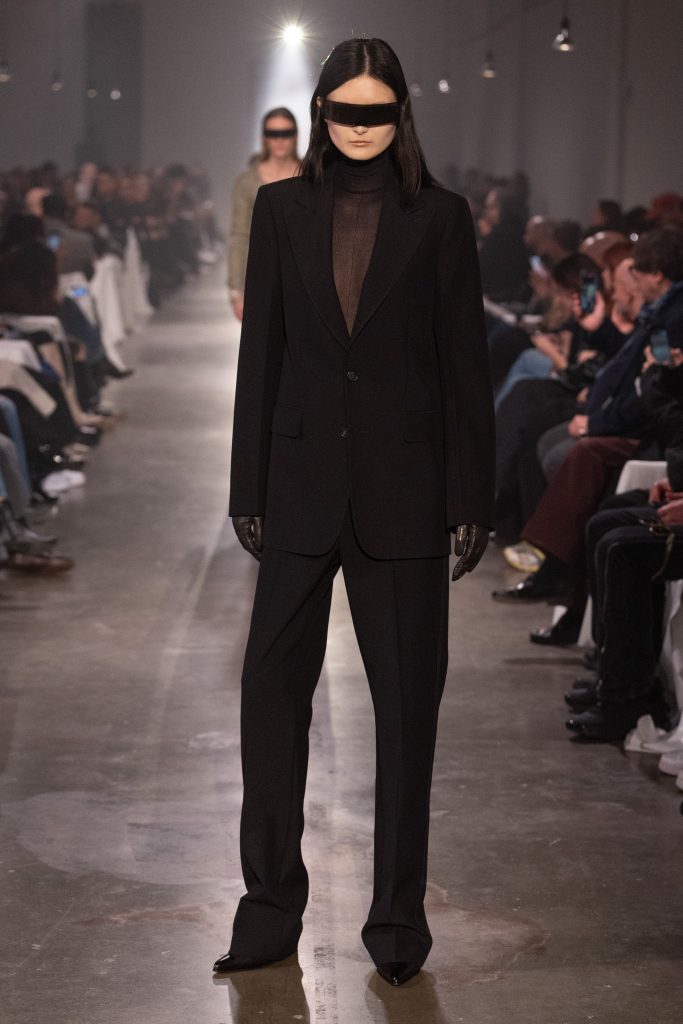 Sartorial Clairvoyance: The MM6 Woman Of Future Sobriety Sartorial Clairvoyance: The MM6 Woman Of Future Sobriety Vanity Teen 虚荣青年 Lifestyle & new faces magazine