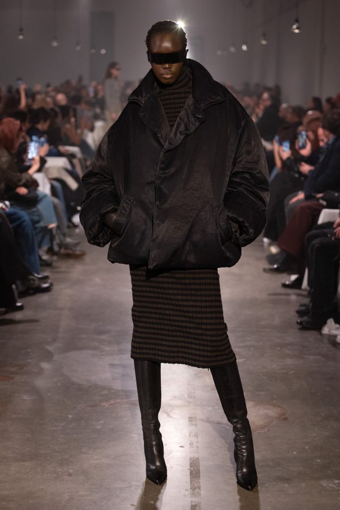 Sartorial Clairvoyance: The MM6 Woman Of Future Sobriety Sartorial Clairvoyance: The MM6 Woman Of Future Sobriety Vanity Teen 虚荣青年 Lifestyle & new faces magazine