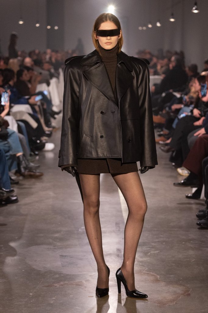 Sartorial Clairvoyance: The MM6 Woman Of Future Sobriety Sartorial Clairvoyance: The MM6 Woman Of Future Sobriety Vanity Teen 虚荣青年 Lifestyle & new faces magazine