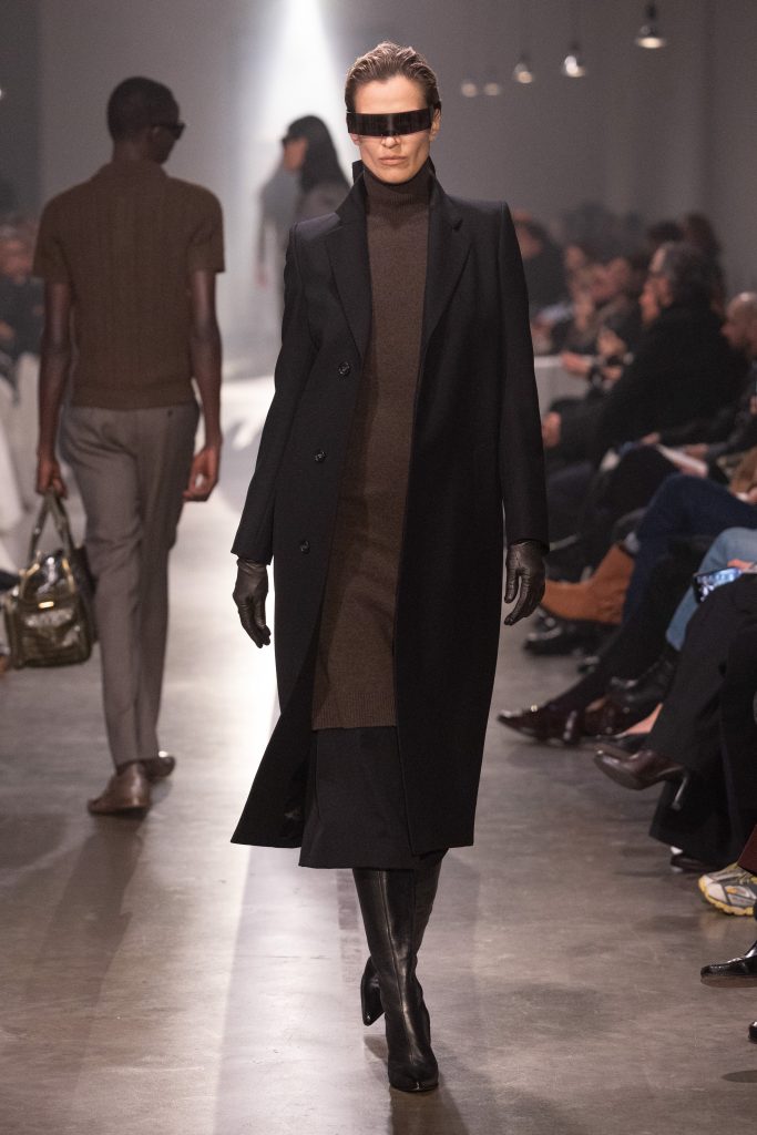 Sartorial Clairvoyance: The MM6 Woman Of Future Sobriety Sartorial Clairvoyance: The MM6 Woman Of Future Sobriety Vanity Teen 虚荣青年 Lifestyle & new faces magazine