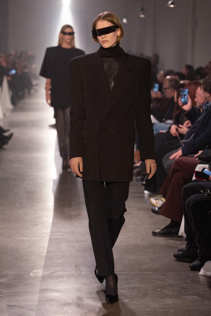 Sartorial Clairvoyance: The MM6 Woman Of Future Sobriety Sartorial Clairvoyance: The MM6 Woman Of Future Sobriety Vanity Teen 虚荣青年 Lifestyle & new faces magazine