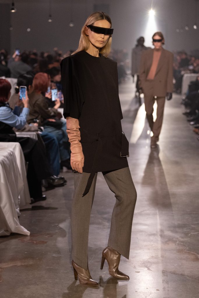 Sartorial Clairvoyance: The MM6 Woman Of Future Sobriety Sartorial Clairvoyance: The MM6 Woman Of Future Sobriety Vanity Teen 虚荣青年 Lifestyle & new faces magazine