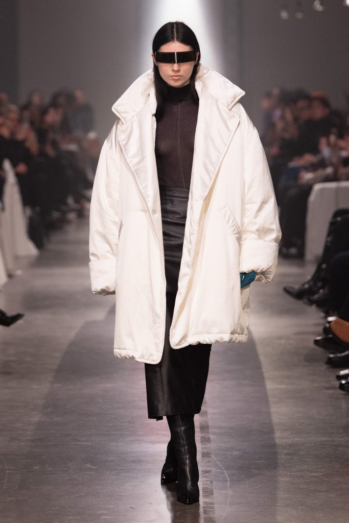 Sartorial Clairvoyance: The MM6 Woman Of Future Sobriety Sartorial Clairvoyance: The MM6 Woman Of Future Sobriety Vanity Teen 虚荣青年 Lifestyle & new faces magazine