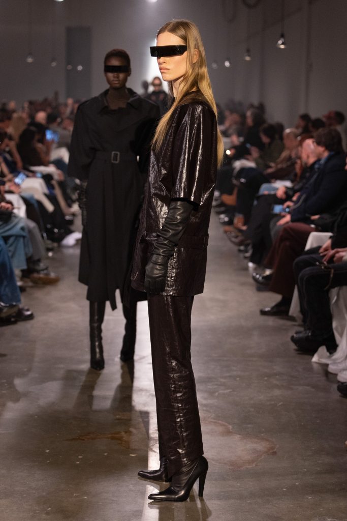 Sartorial Clairvoyance: The MM6 Woman Of Future Sobriety Sartorial Clairvoyance: The MM6 Woman Of Future Sobriety Vanity Teen 虚荣青年 Lifestyle & new faces magazine