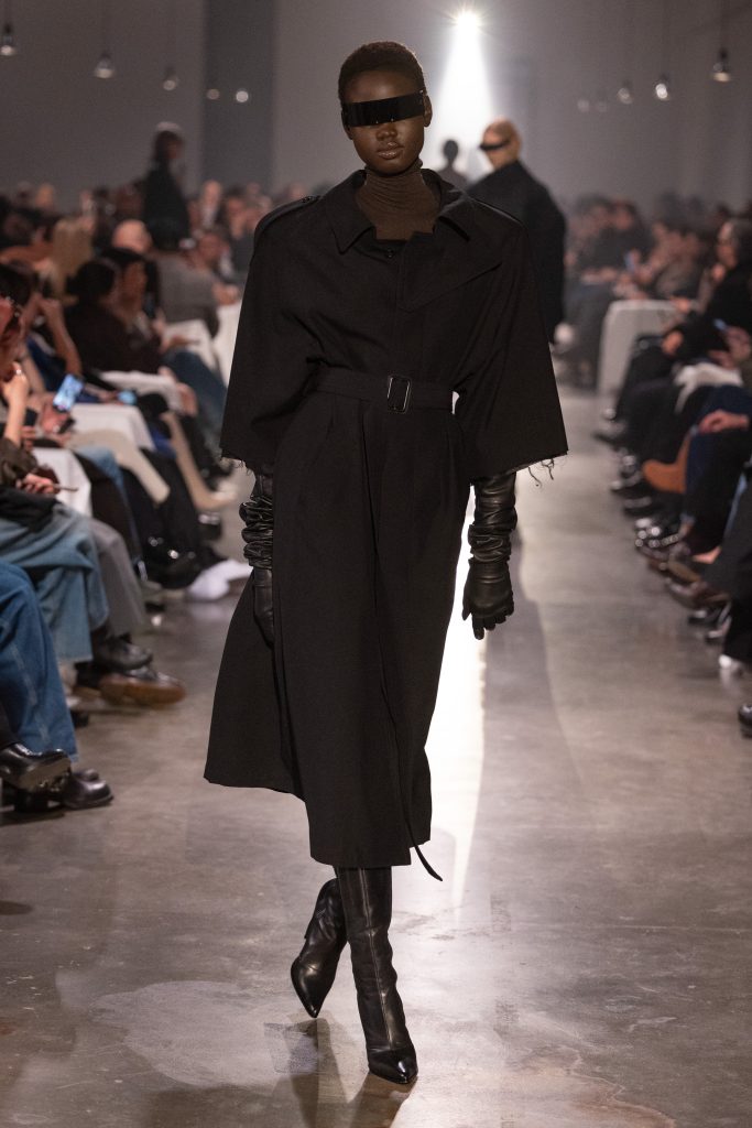 Sartorial Clairvoyance: The MM6 Woman Of Future Sobriety Sartorial Clairvoyance: The MM6 Woman Of Future Sobriety Vanity Teen 虚荣青年 Lifestyle & new faces magazine