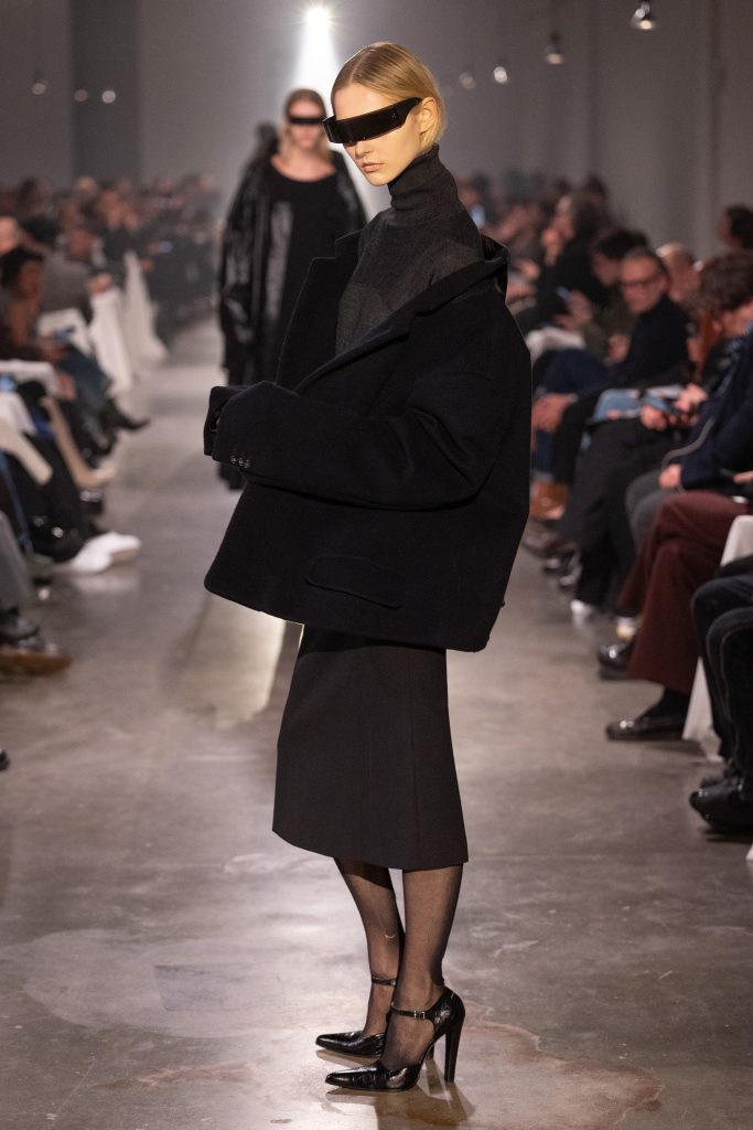 Sartorial Clairvoyance: The MM6 Woman Of Future Sobriety Sartorial Clairvoyance: The MM6 Woman Of Future Sobriety Vanity Teen 虚荣青年 Lifestyle & new faces magazine