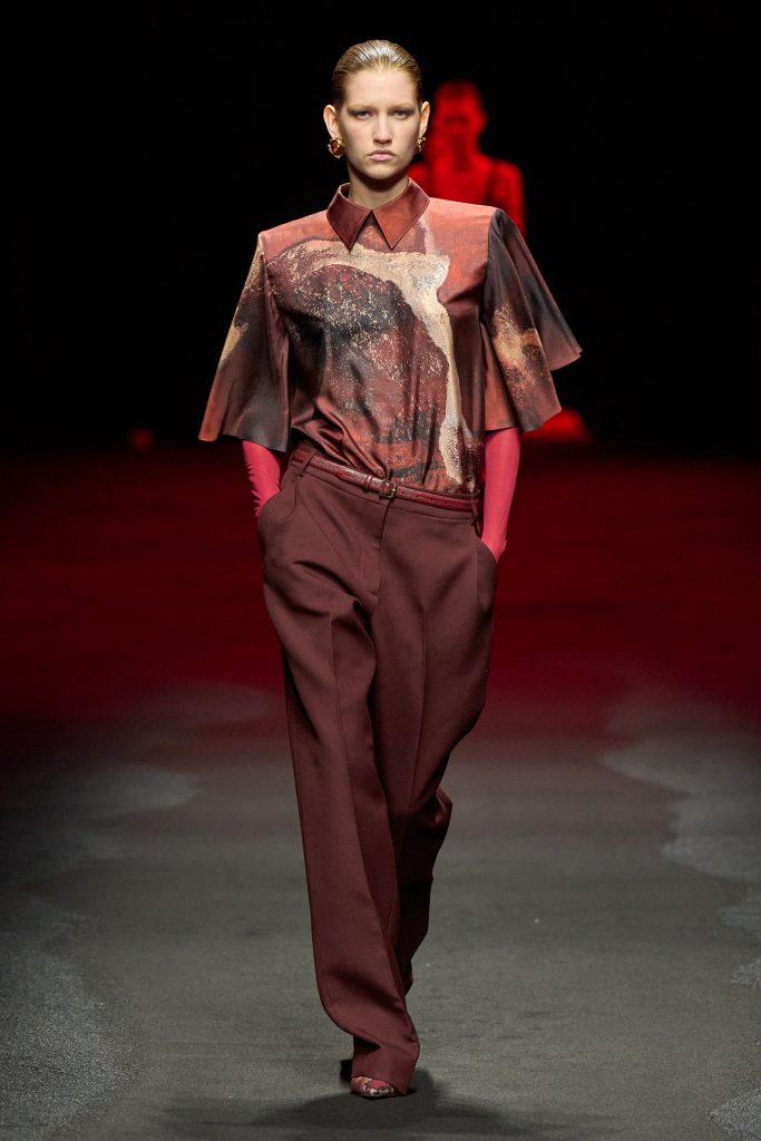 Pompeii Future: Roberto Cavalli’s Opulence in Ash and Ode to Eternal Elegance Pompeii Future: Roberto Cavalli’s Opulence in Ash and Ode to Eternal Elegance Vanity Teen 虚荣青年 Lifestyle & new faces magazine