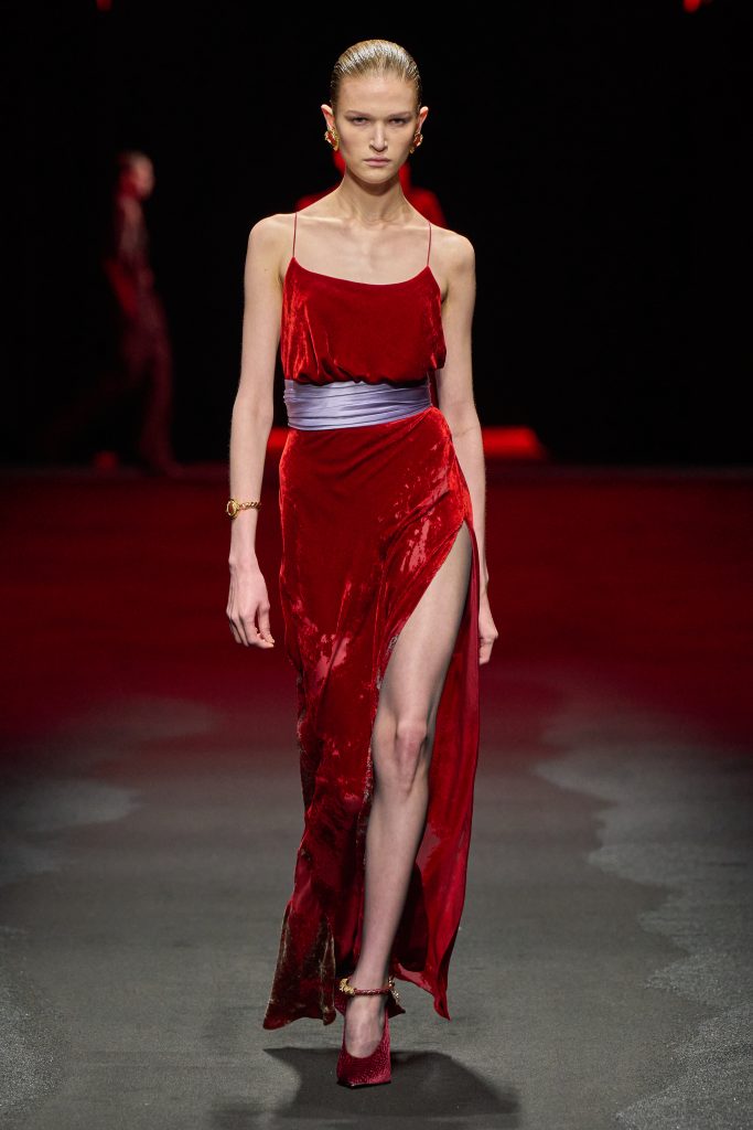 Pompeii Future: Roberto Cavalli’s Opulence in Ash and Ode to Eternal Elegance Pompeii Future: Roberto Cavalli’s Opulence in Ash and Ode to Eternal Elegance Vanity Teen 虚荣青年 Lifestyle & new faces magazine